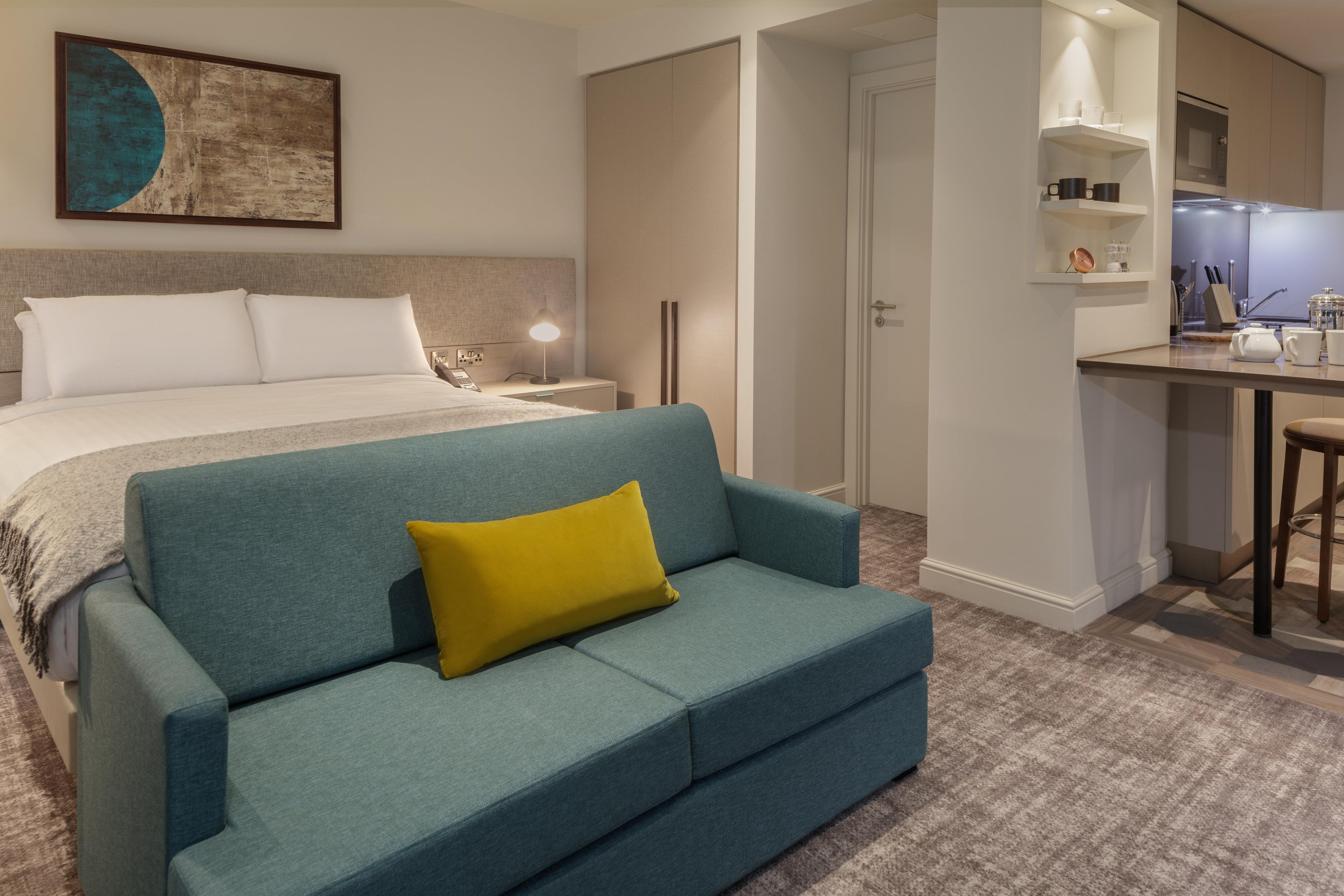 Staybridge Suites London Heathrow - Bath Road, An Ihg Aparthotel Hillingdon Esterno foto