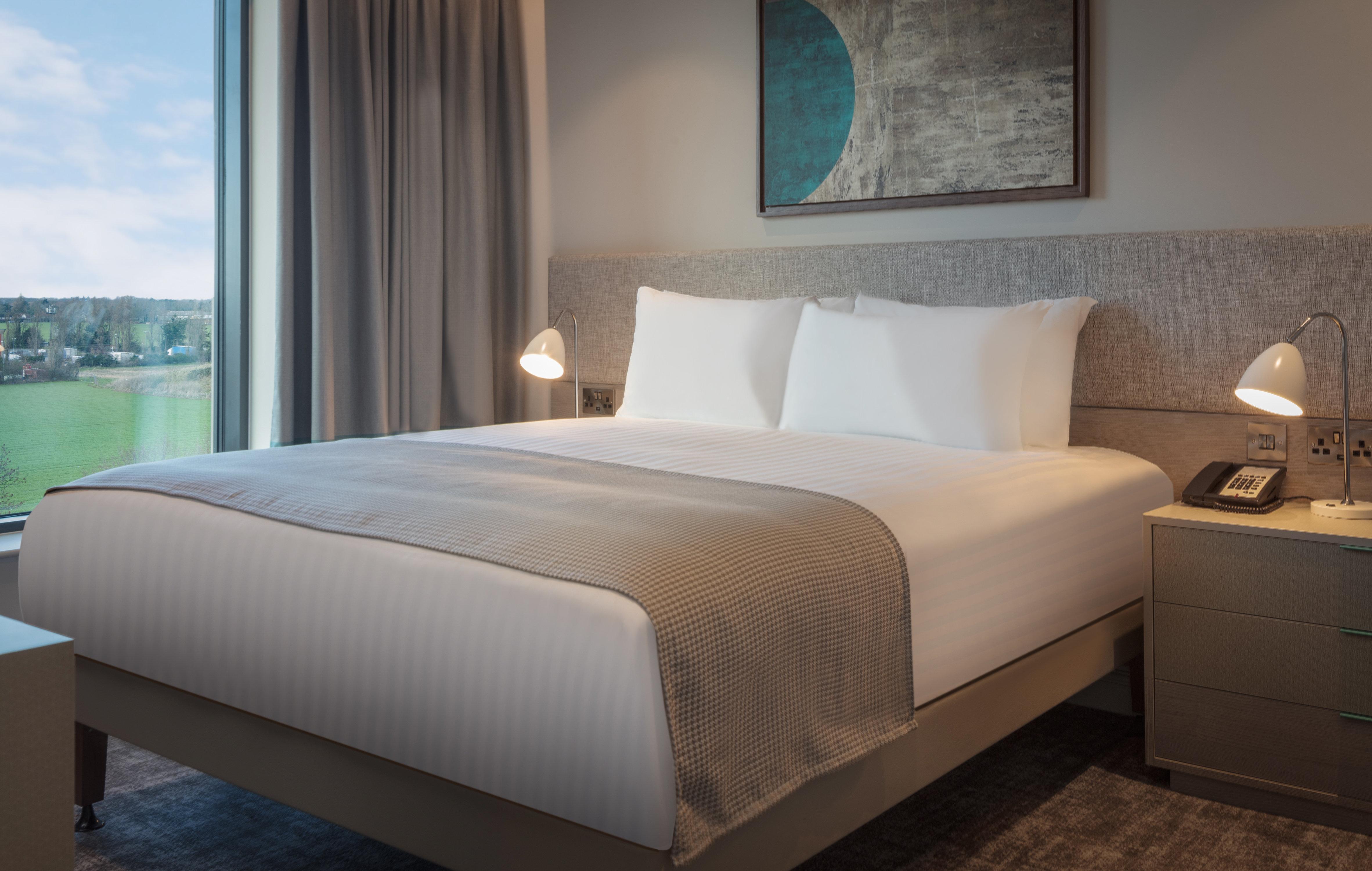Staybridge Suites London Heathrow - Bath Road, An Ihg Aparthotel Hillingdon Esterno foto