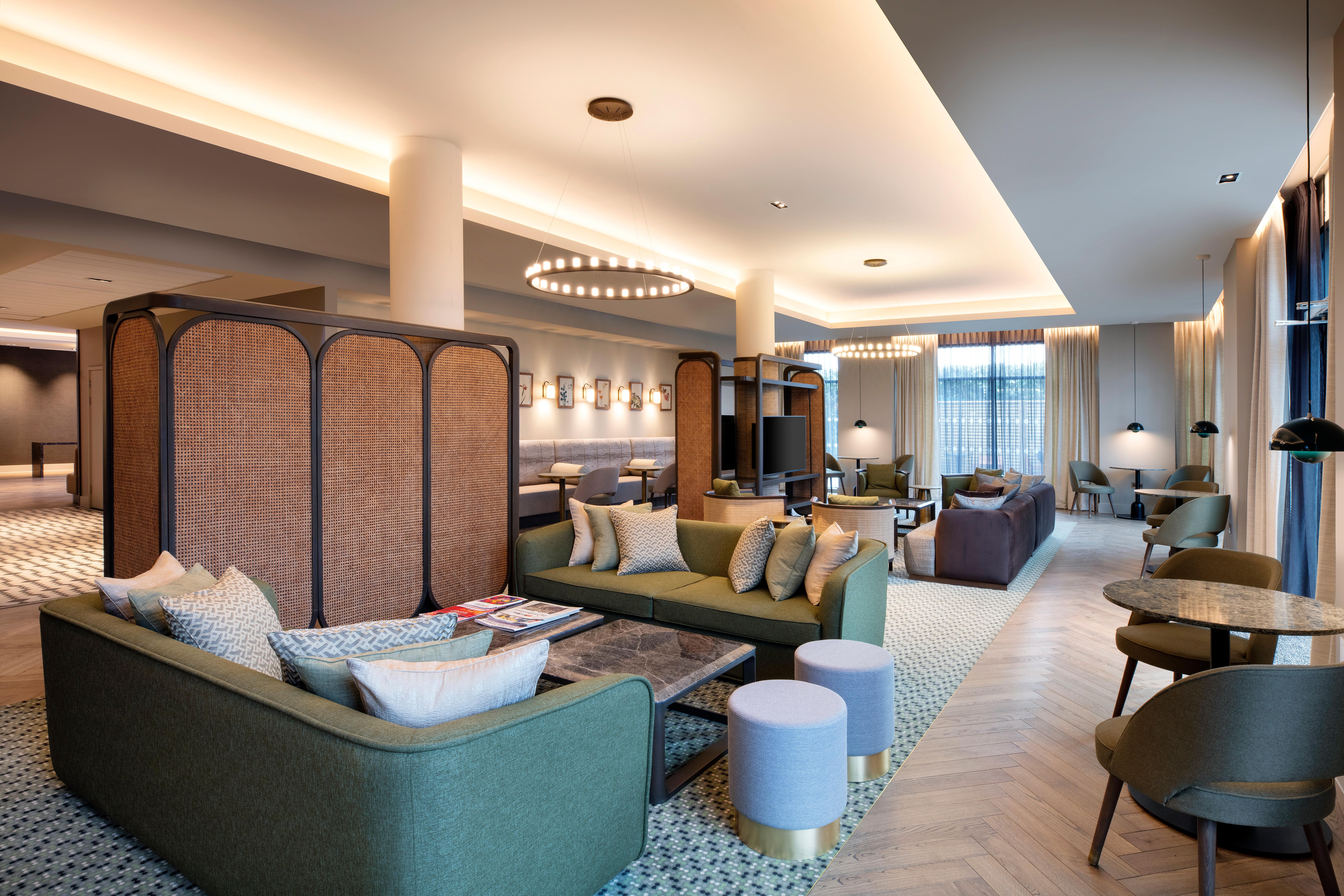 Staybridge Suites London Heathrow - Bath Road, An Ihg Aparthotel Hillingdon Esterno foto