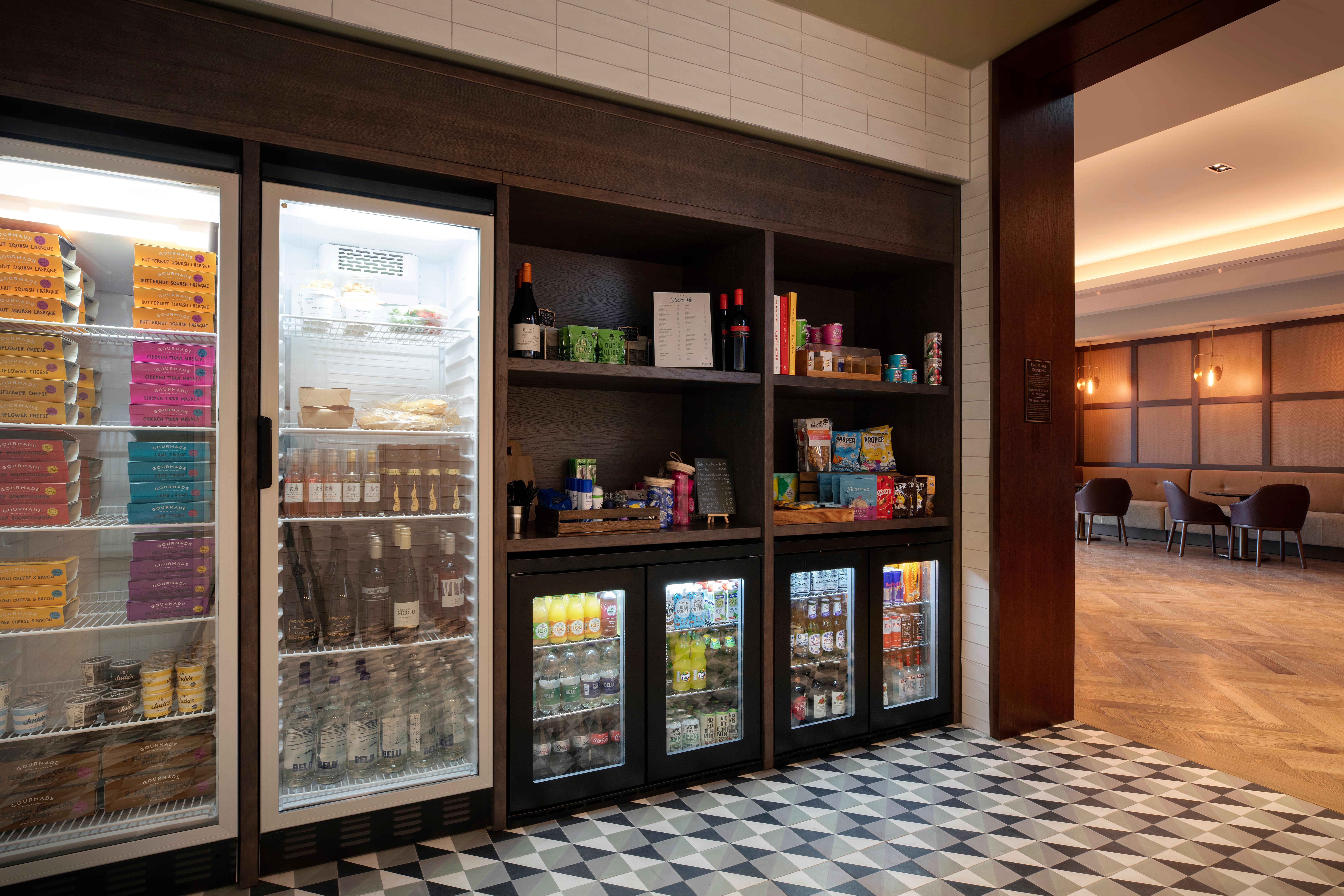 Staybridge Suites London Heathrow - Bath Road, An Ihg Aparthotel Hillingdon Esterno foto