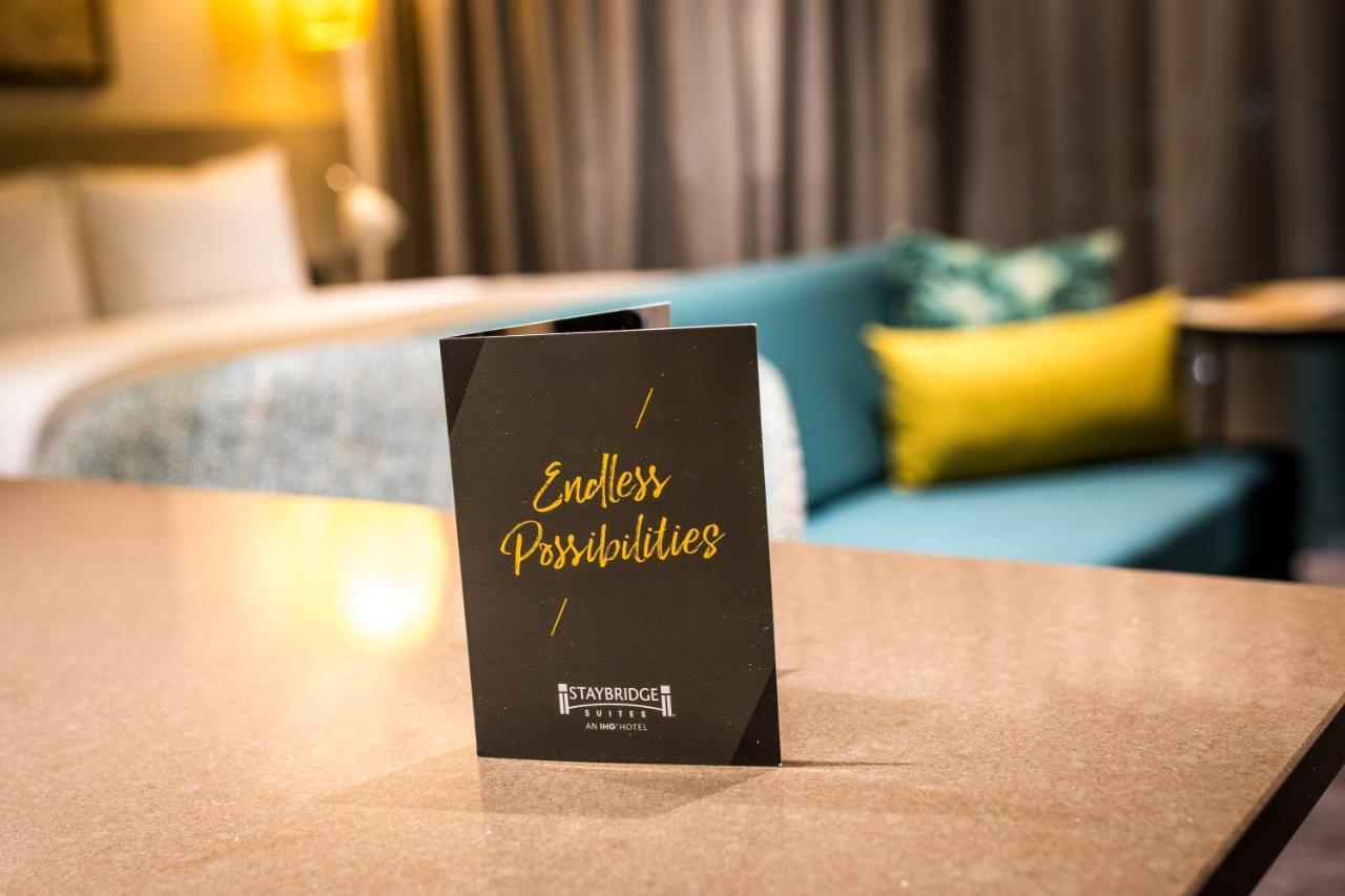 Staybridge Suites London Heathrow - Bath Road, An Ihg Aparthotel Hillingdon Esterno foto