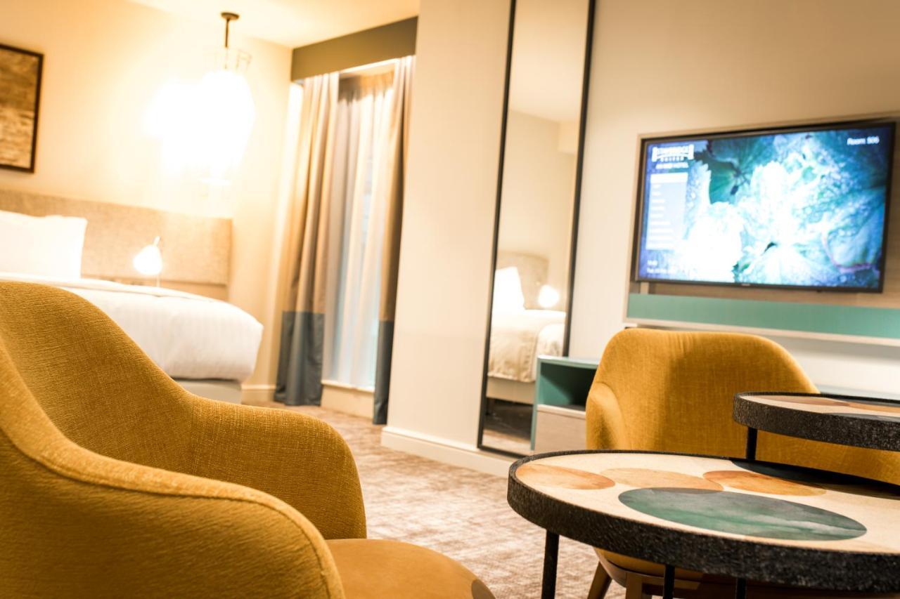 Staybridge Suites London Heathrow - Bath Road, An Ihg Aparthotel Hillingdon Esterno foto