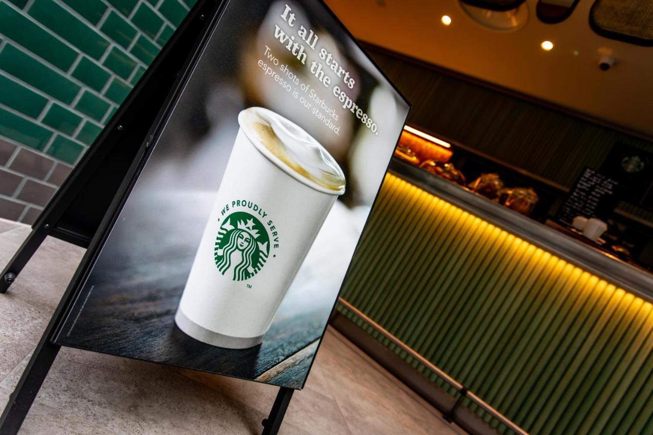 Staybridge Suites London Heathrow - Bath Road, An Ihg Aparthotel Hillingdon Esterno foto