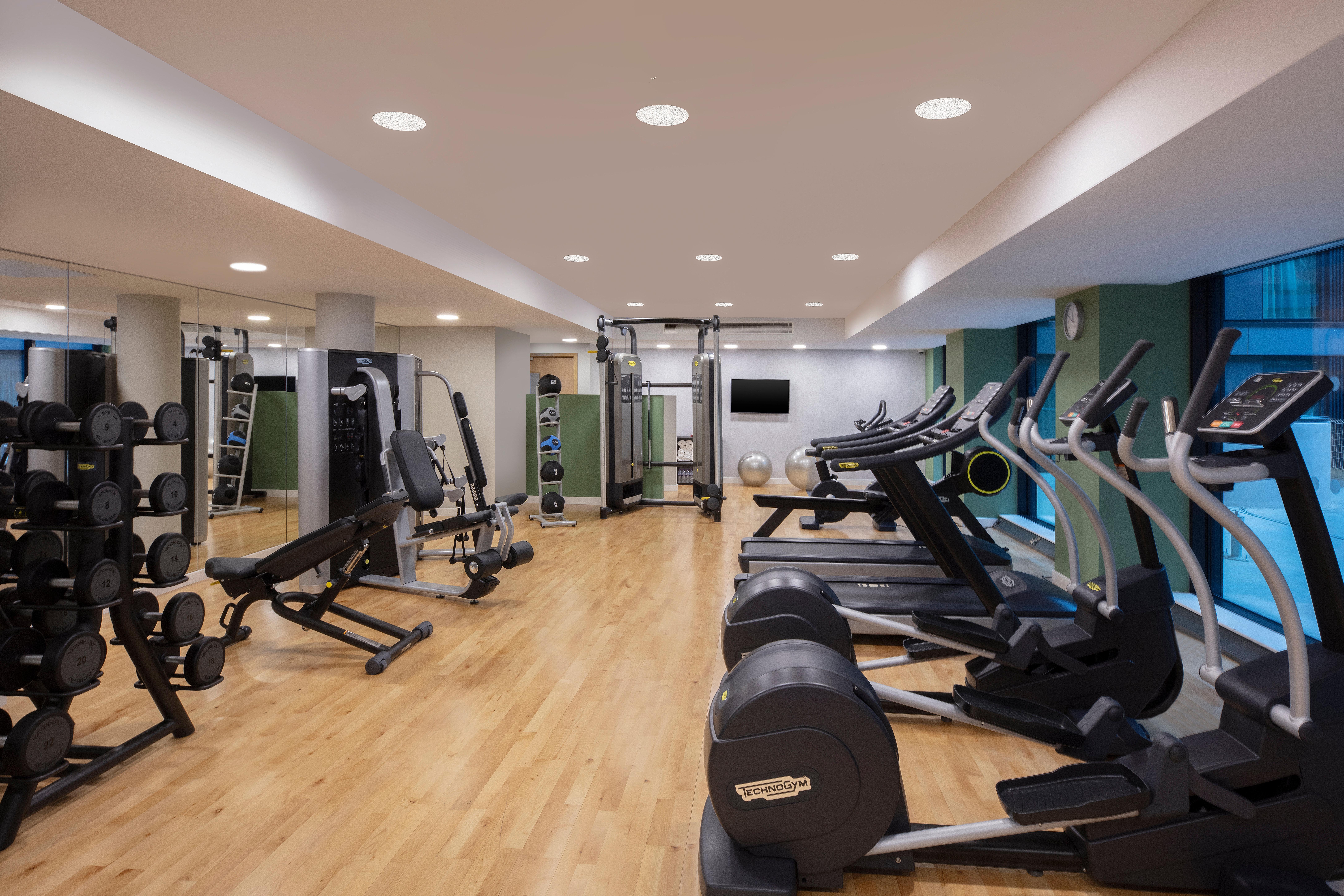 Staybridge Suites London Heathrow - Bath Road, An Ihg Aparthotel Hillingdon Esterno foto
