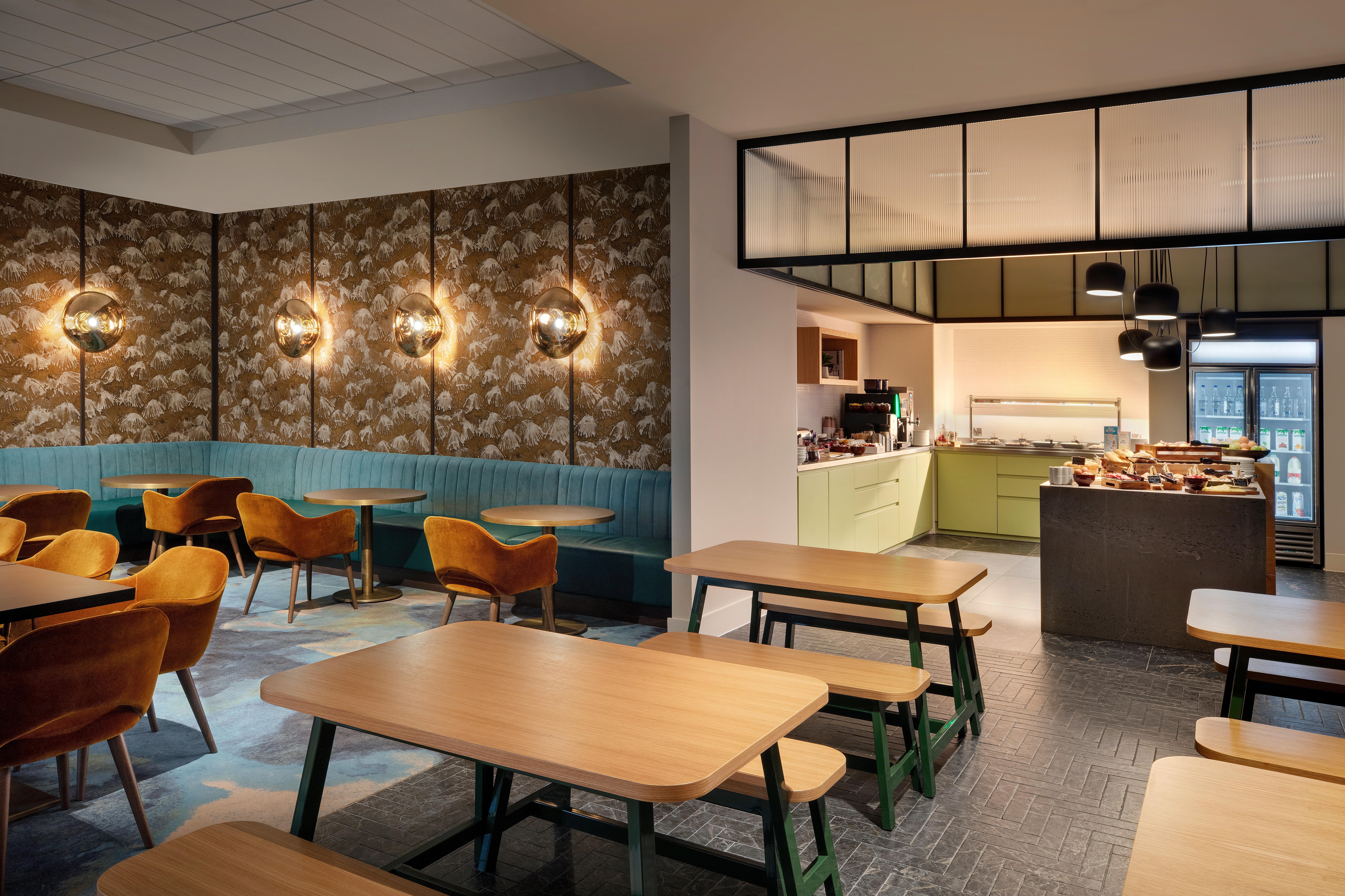 Staybridge Suites London Heathrow - Bath Road, An Ihg Aparthotel Hillingdon Esterno foto